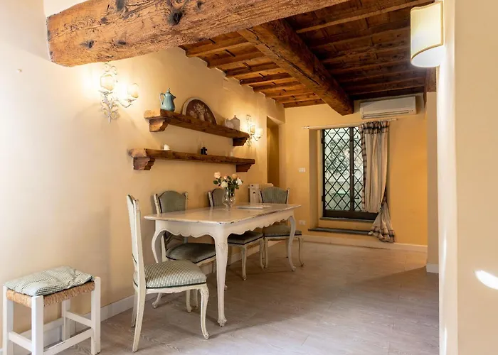 Beatrice By Halldis Daire Floransa