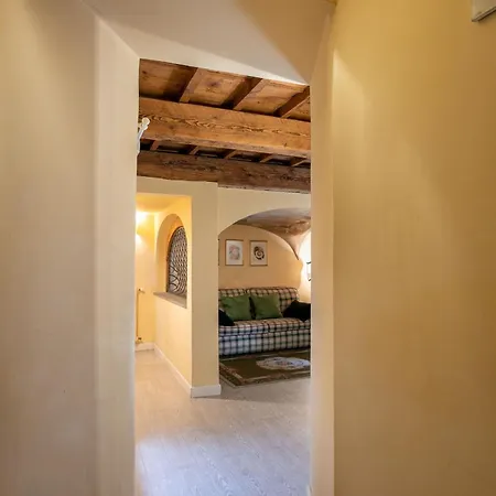 Beatrice By Halldis فلورنس